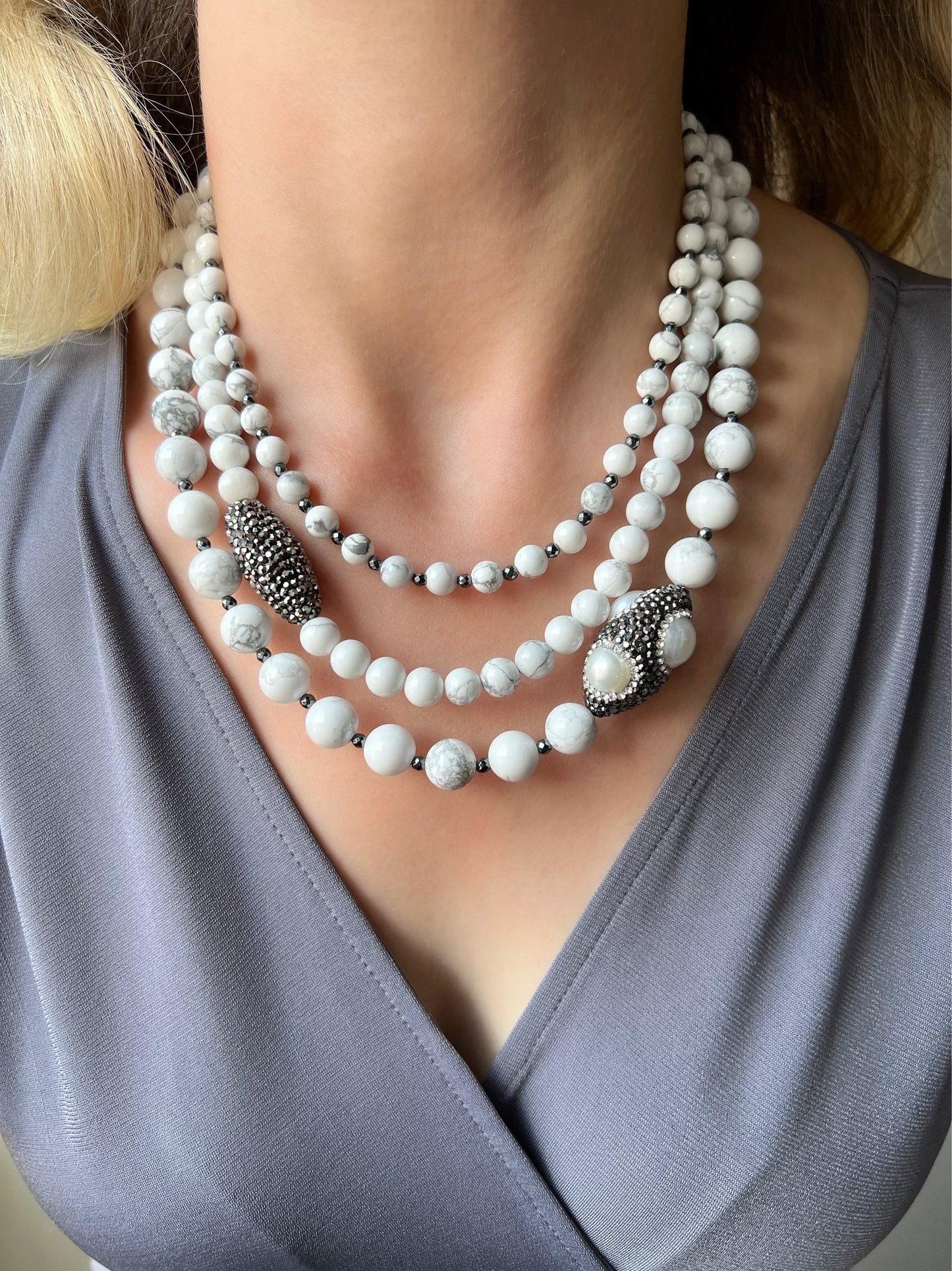 three rows howlite stone necklace is for women.It has handmade pieces on rows.